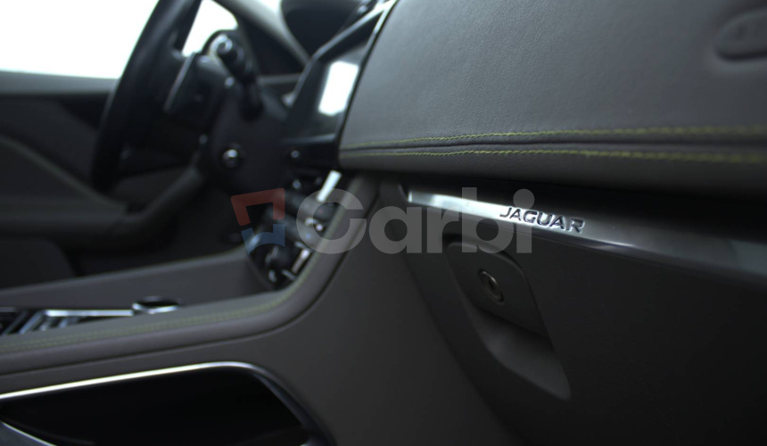 Jaguar F-Pace 2.0D I4 240k R-Sport AWD A/T