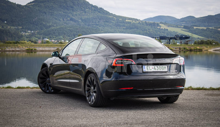 Tesla Model 3 Performance 82kWh Batéria, FSD-najvyšší autopilot, nelakované, DPH