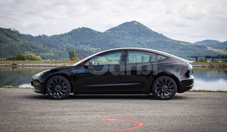 Tesla Model 3 Performance 82kWh Batéria, FSD-najvyšší autopilot, nelakované, DPH