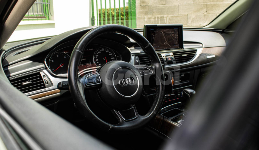 Audi A6 3.0 TDI 160kW quattro S tronic, Strešné okno, S-line