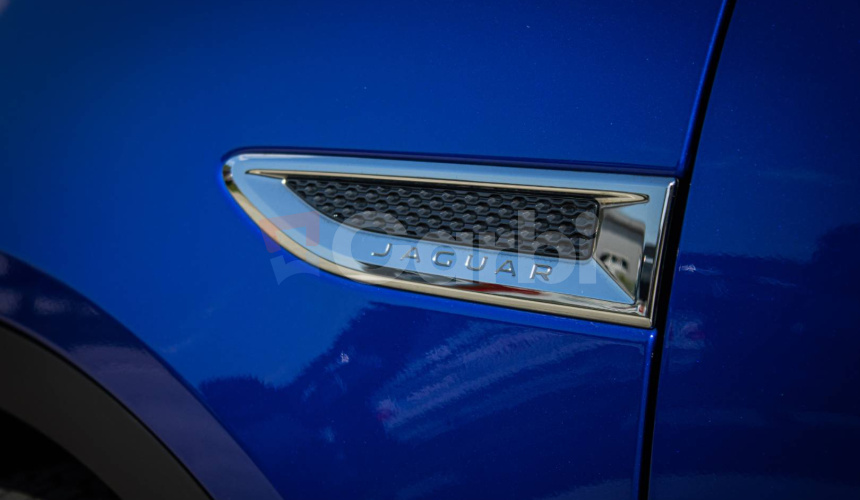 Jaguar E-Pace 2.0 I4 180k S AWD A/T, Slovenské, 360°, Virtual Cockpit, čierny strop