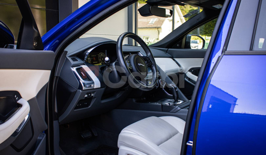Jaguar E-Pace 2.0 I4 180k S AWD A/T, Slovenské, 360°, Virtual Cockpit, čierny strop
