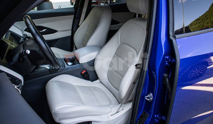 Jaguar E-Pace 2.0 I4 180k S AWD A/T, Slovenské, 360°, Virtual Cockpit, čierny strop