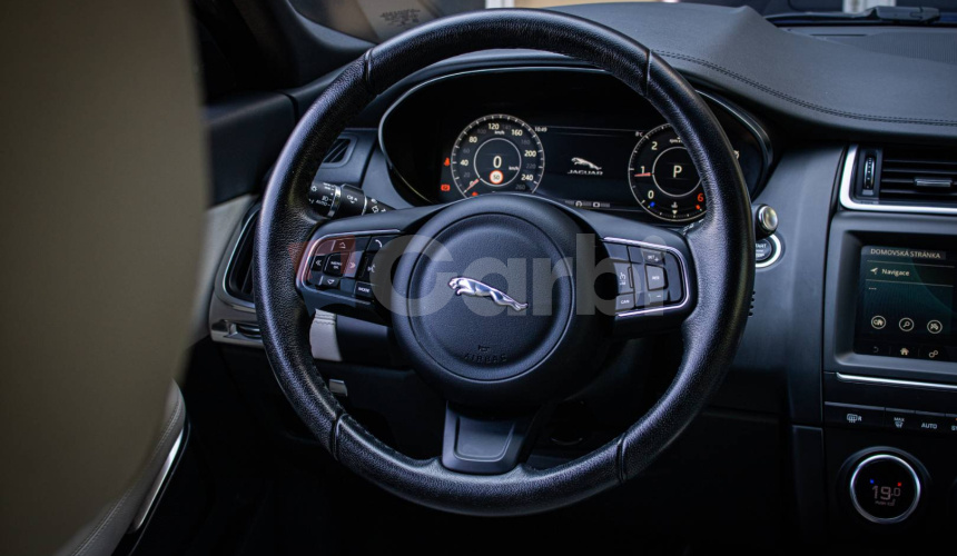 Jaguar E-Pace 2.0 I4 180k S AWD A/T, Slovenské, 360°, Virtual Cockpit, čierny strop