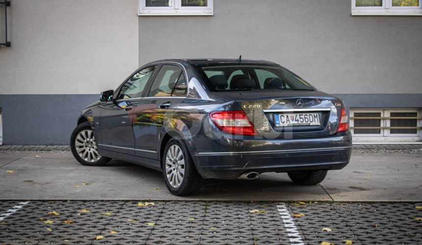 Mercedes-Benz C trieda Sedan 220 CDI Automat, bez hrdze, pôvodný lak