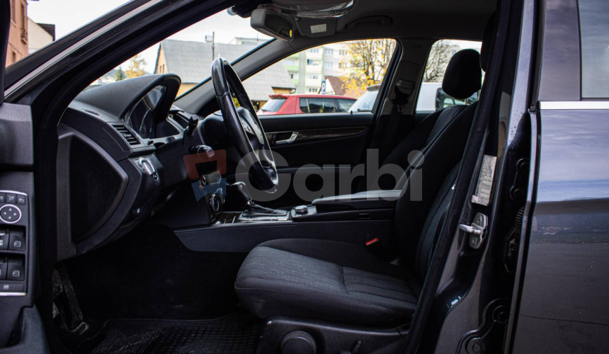 Mercedes-Benz C trieda Sedan 220 CDI Automat, bez hrdze, pôvodný lak