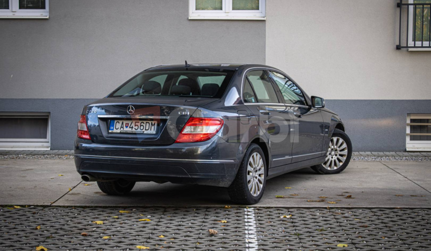 Mercedes-Benz C trieda Sedan 220 CDI Automat, bez hrdze, pôvodný lak