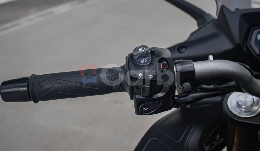 Yamaha Fazer 8