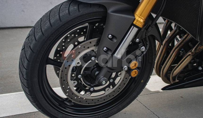Yamaha Fazer 8