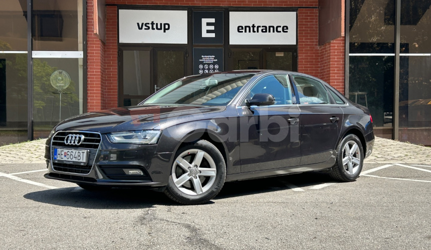 Audi A4 Limuzína