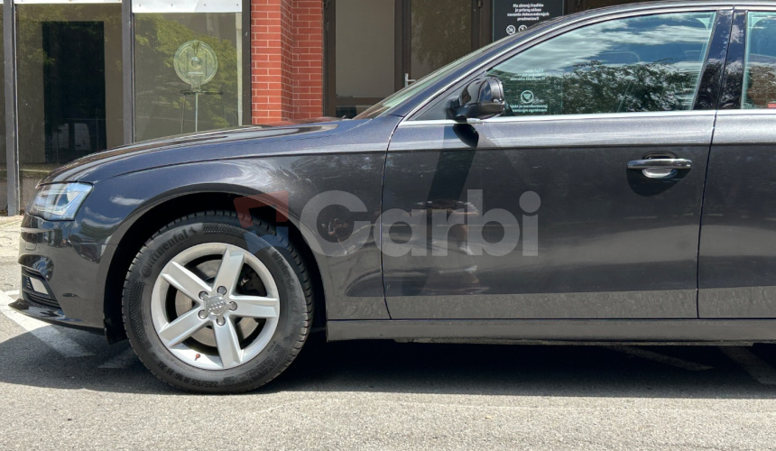 Audi A4 Limuzína