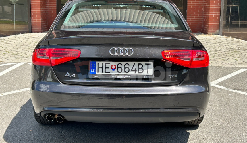 Audi A4 Limuzína