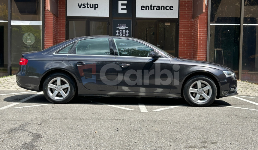 Audi A4 Limuzína