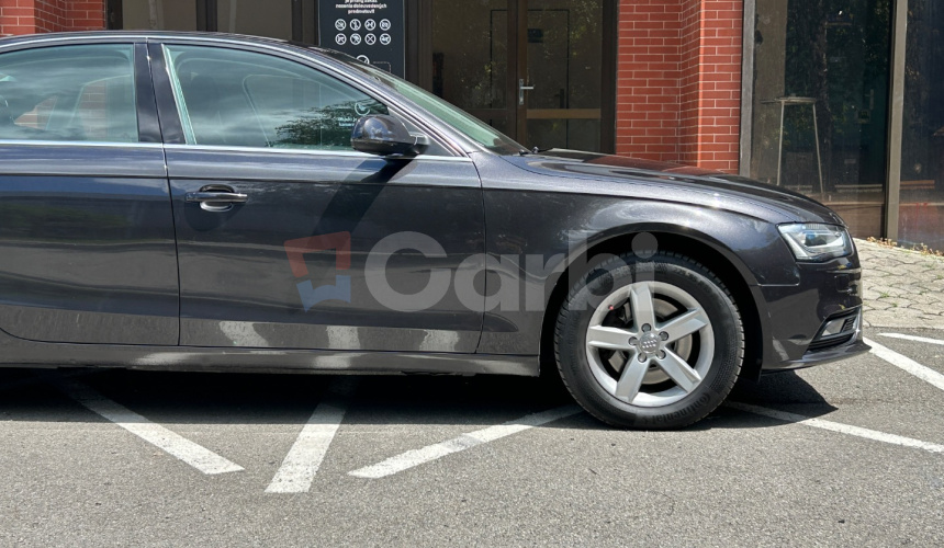 Audi A4 Limuzína