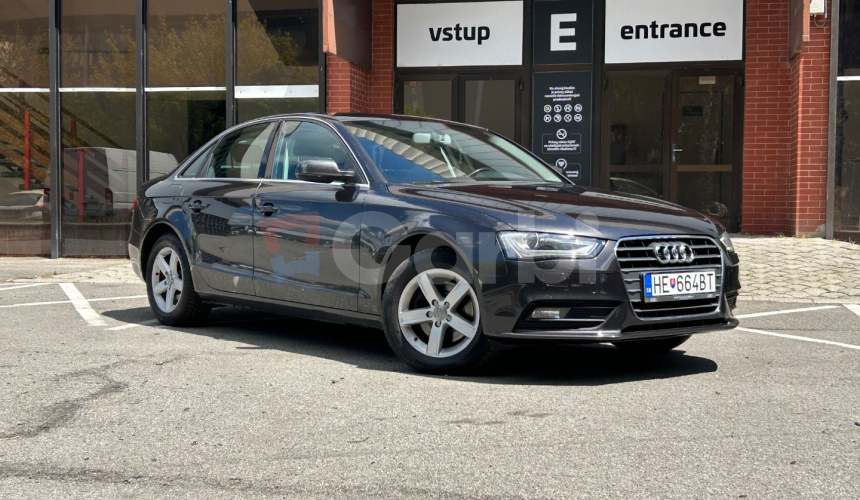 Audi A4 Limuzína
