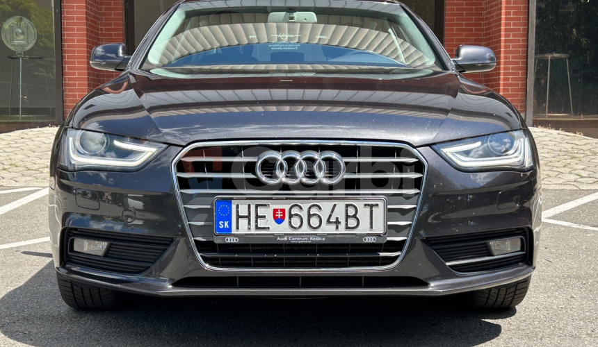 Audi A4 Limuzína