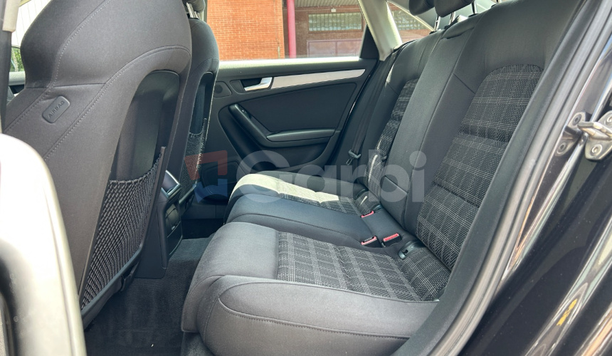 Audi A4 Limuzína