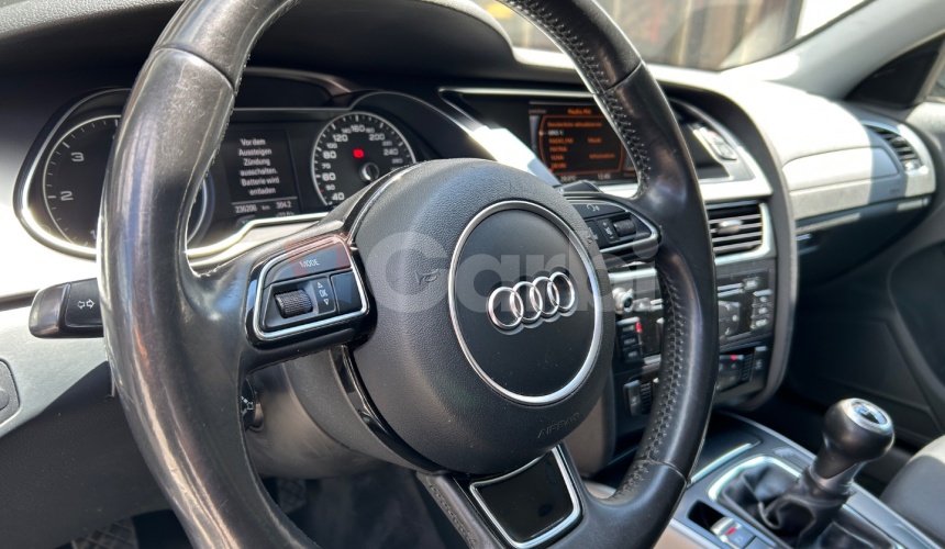 Audi A4 Limuzína