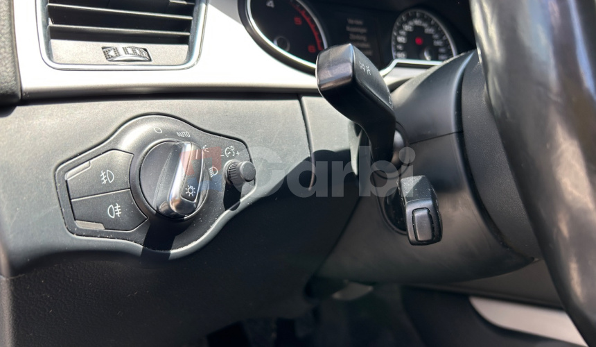 Audi A4 Limuzína