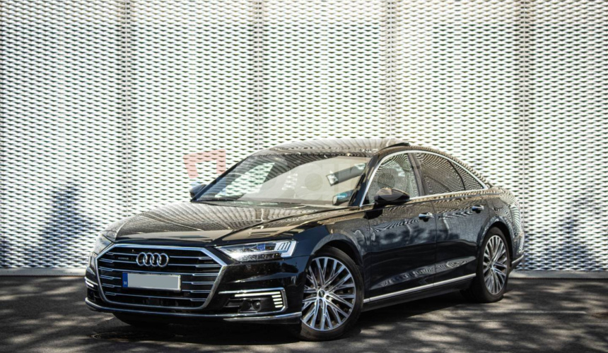 Audi A8 60 TFSI-e V6 a plug-in hybrid quattro tiptronic, nelakované, masáž, pano,webasto