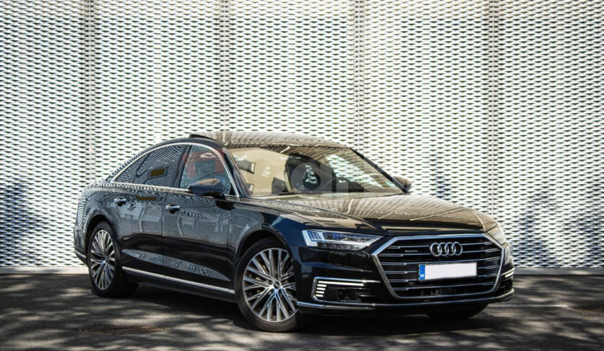 Audi A8 60 TFSI-e V6 a plug-in hybrid quattro tiptronic, nelakované, masáž, pano,webasto