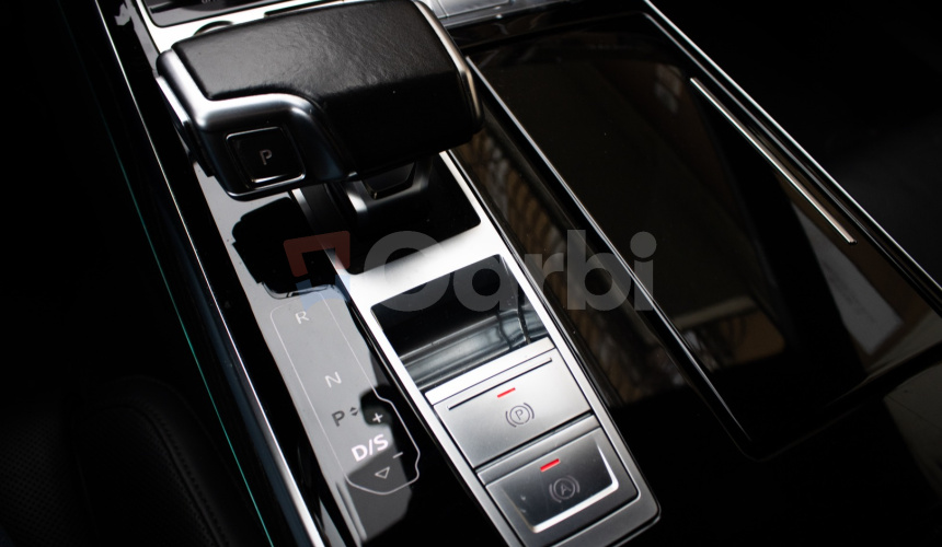 Audi A8 60 TFSI-e V6 a plug-in hybrid quattro tiptronic, nelakované, masáž, pano,webasto