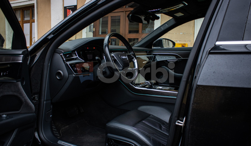 Audi A8 60 TFSI-e V6 a plug-in hybrid quattro tiptronic, nelakované, masáž, pano,webasto