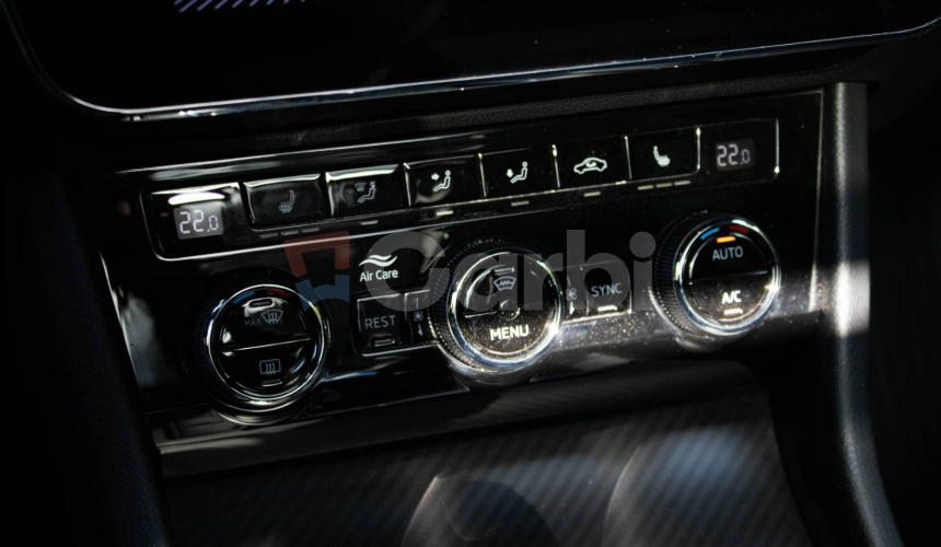 Škoda Superb Combi 1.5 TSI DSG Sportline, Panoráma, Virtual cockpit, Pamäťové sedadlá