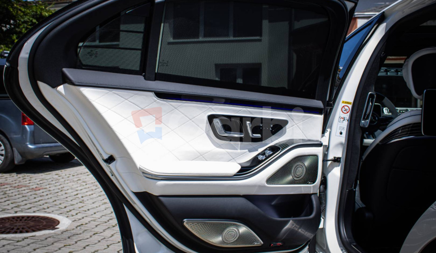Mercedes-Benz S trieda Sedan 580e L 4MATIC Manufaktur, Slovenské, Nelakované, V záruke, Pano, D