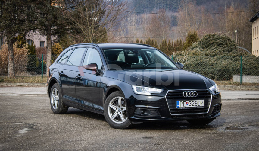 Audi A4 Avant 2.0 TDI Stronic, ACC, el. ťažné, lane asist, navi