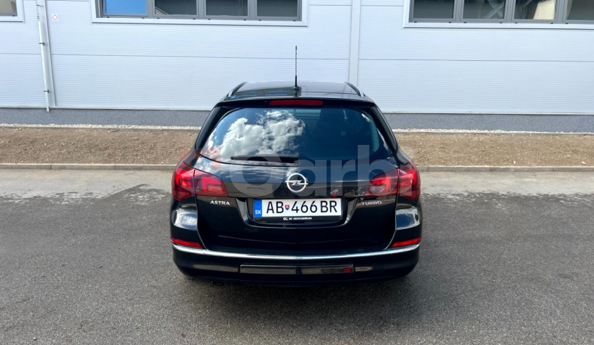 Opel Astra Caravan 1,4T manuál