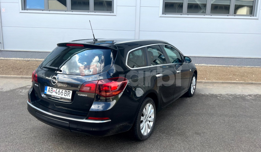 Opel Astra Caravan 1,4T manuál