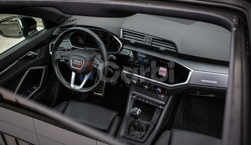 Audi Q3 35 1.5 TFSI S-line, 1. majiteľ, v záruke, Nelakované, Pano, Virtual, R20