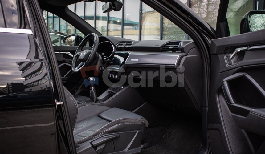 Audi Q3 35 1.5 TFSI S-line, 1. majiteľ, v záruke, Nelakované, Pano, Virtual, R20