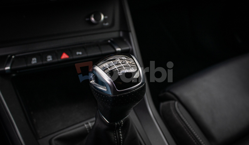 Audi Q3 35 1.5 TFSI S-line, 1. majiteľ, v záruke, Nelakované, Pano, Virtual, R20