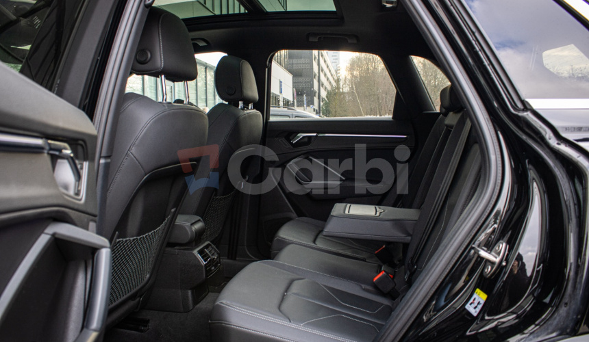 Audi Q3 35 1.5 TFSI S-line, 1. majiteľ, v záruke, Nelakované, Pano, Virtual, R20