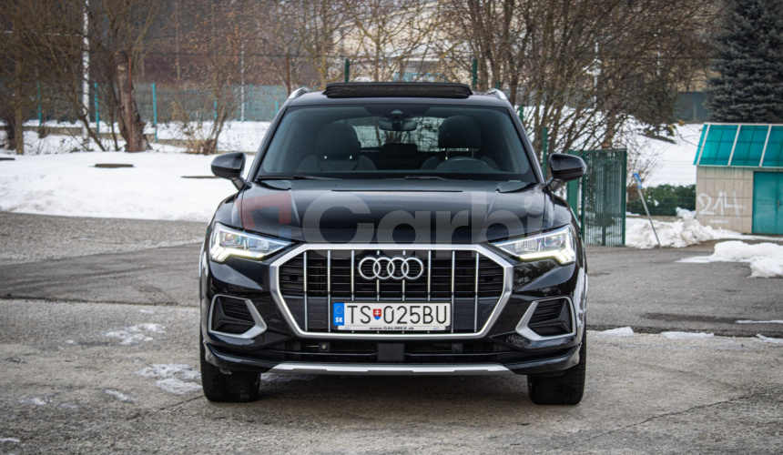 Audi Q3 35 1.5 TFSI S-line, 1. majiteľ, v záruke, Nelakované, Pano, Virtual, R20