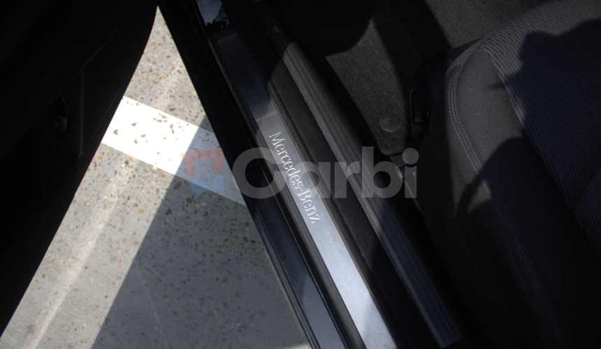 Mercedes-Benz E trieda Sedan 200 CDI Elegance A/T