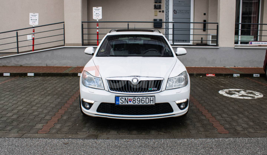 Škoda Octavia Combi 2.0 TFSI RS