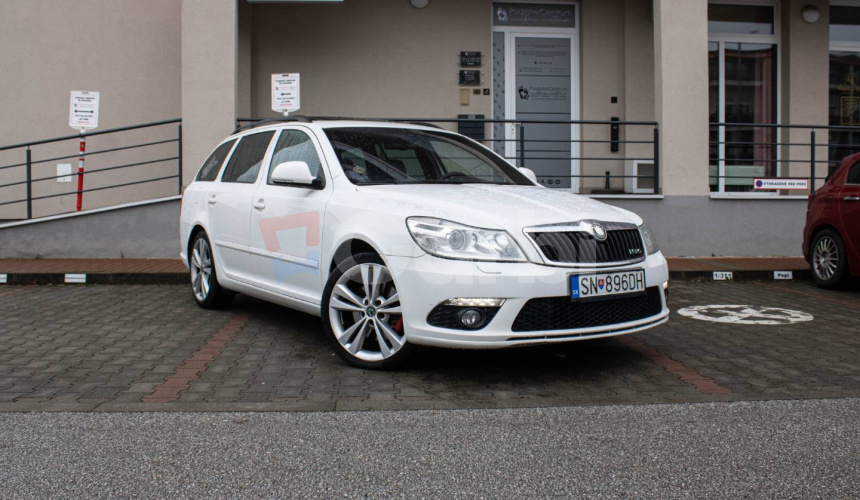 Škoda Octavia Combi 2.0 TFSI RS