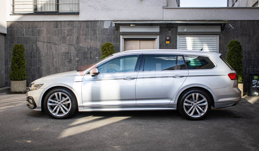 Volkswagen Passat Variant 2.0 TDI DSG 4Motion Rline, IQ light, Slovenské, Nelakované, DPH