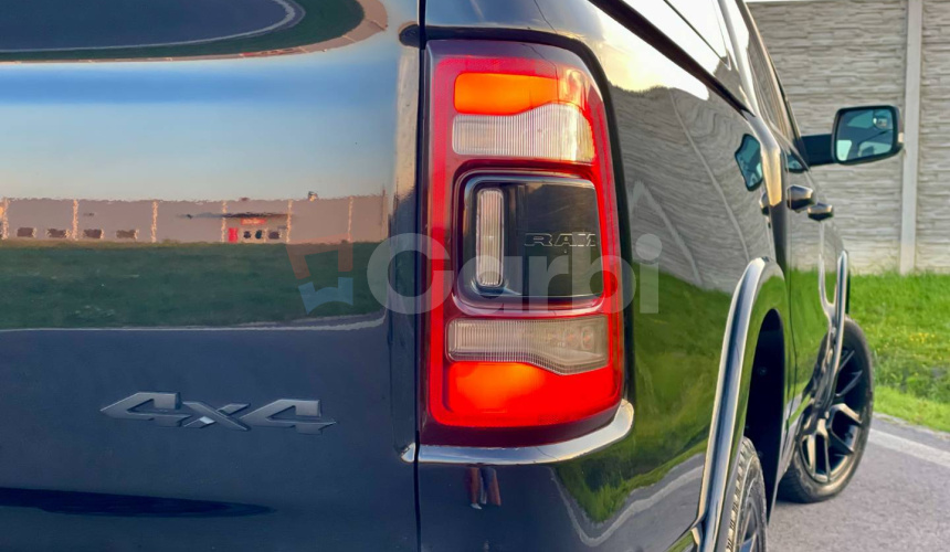 Dodge RAM Laramie 5,7 Hemi V8
