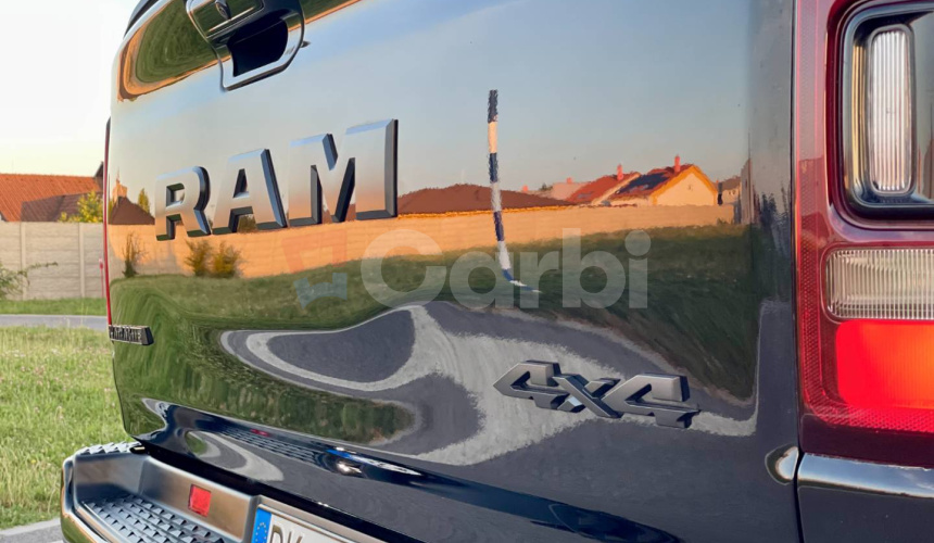 Dodge RAM Laramie 5,7 Hemi V8