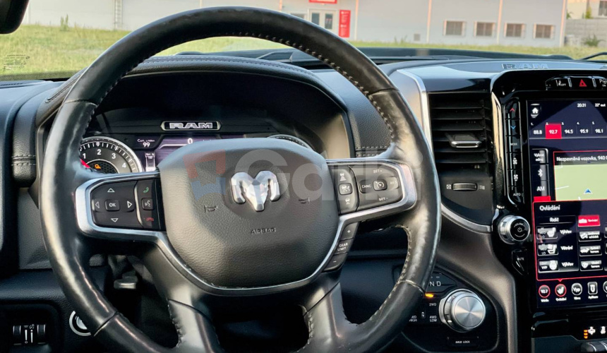 Dodge RAM Laramie 5,7 Hemi V8