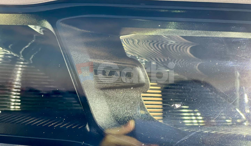 Dodge RAM Laramie 5,7 Hemi V8