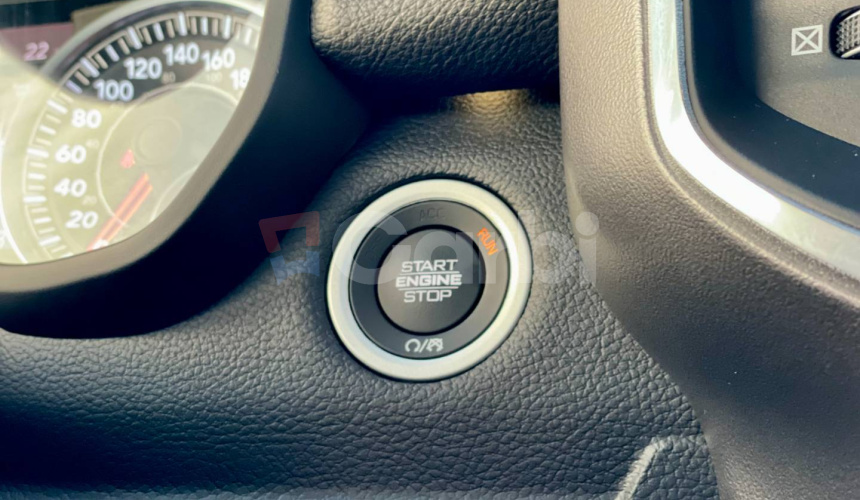 Dodge RAM Laramie 5,7 Hemi V8