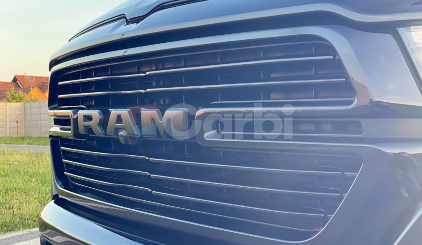 Dodge RAM Laramie 5,7 Hemi V8