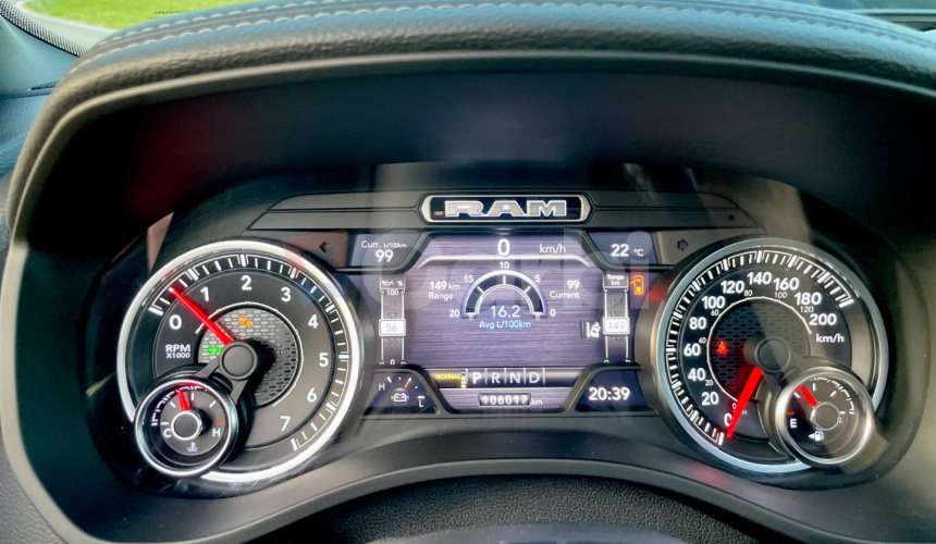 Dodge RAM Laramie 5,7 Hemi V8
