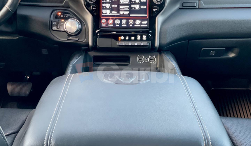 Dodge RAM Laramie 5,7 Hemi V8