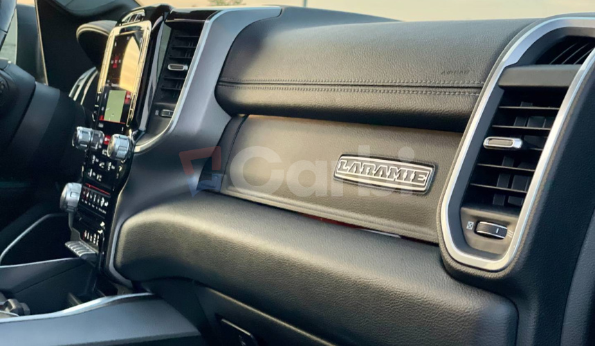 Dodge RAM Laramie 5,7 Hemi V8
